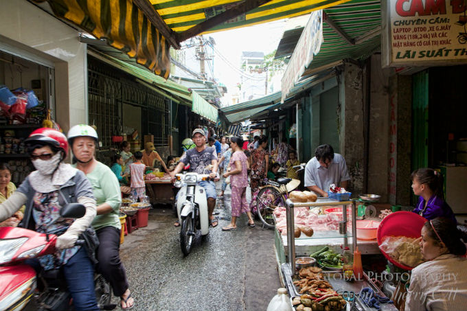 drive motorbike around Ho Chi Minh city