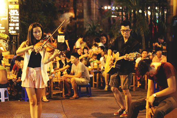 Activities on Ta Hien Street