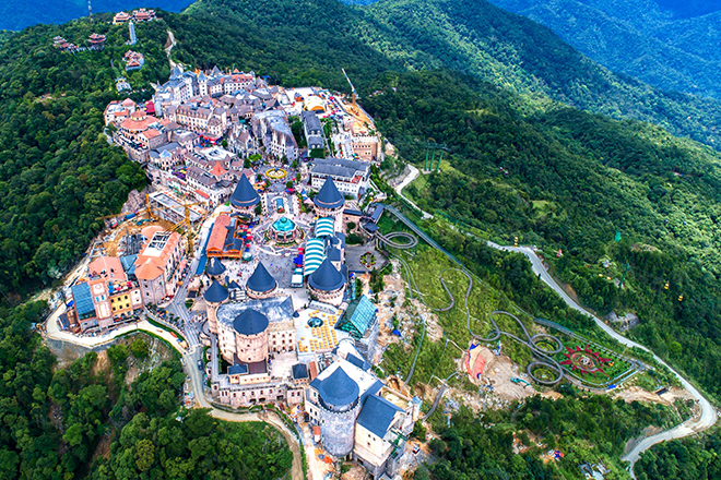 golden bridge da nang vietnam bana hills view