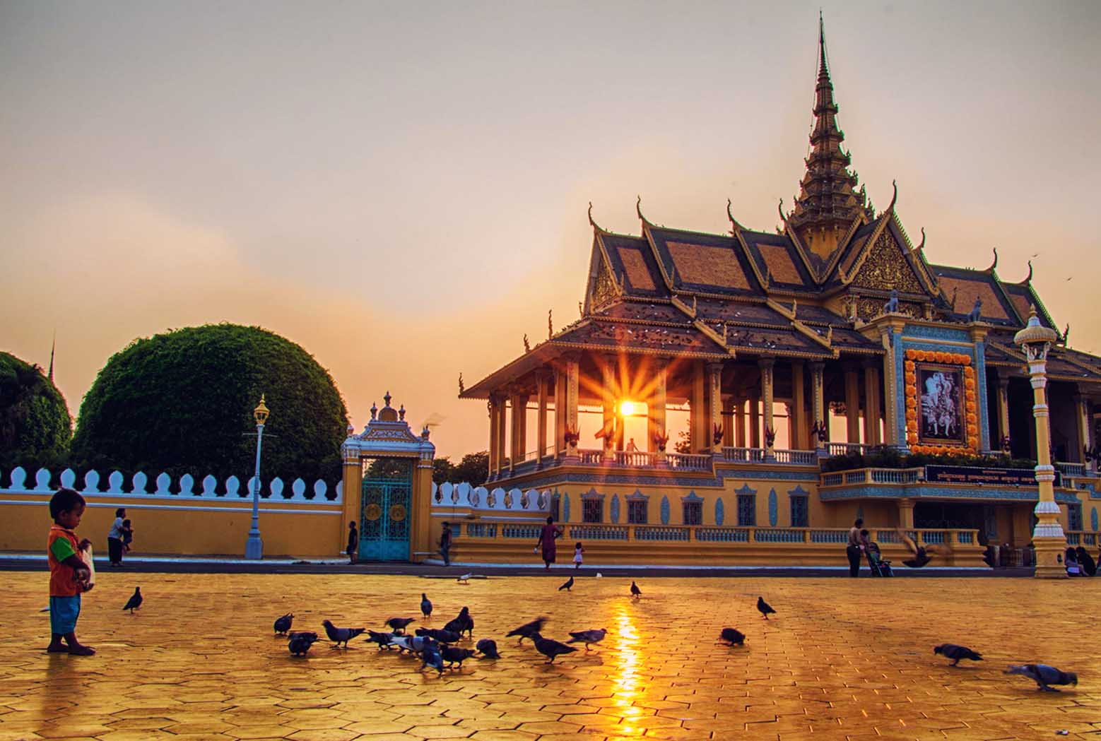 Пномпень. Phnom Penh Камбоджа. Камбоджи столица Пномпень достопримечательности. Королевство Камбоджа Пномпень. Храм ват Пном Камбоджа.