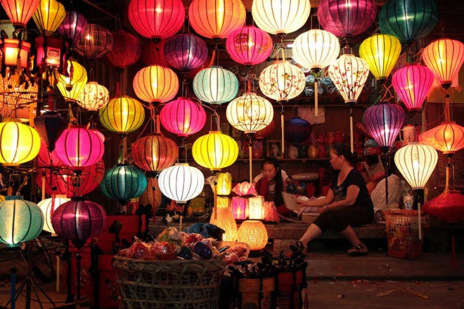 When is mid autumn Festival Vietnam lantern