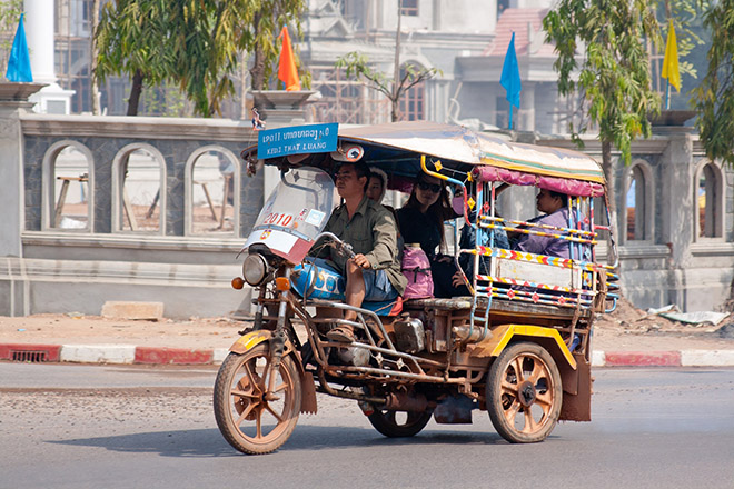 Full Travel Guide To Laos - tuk tuk