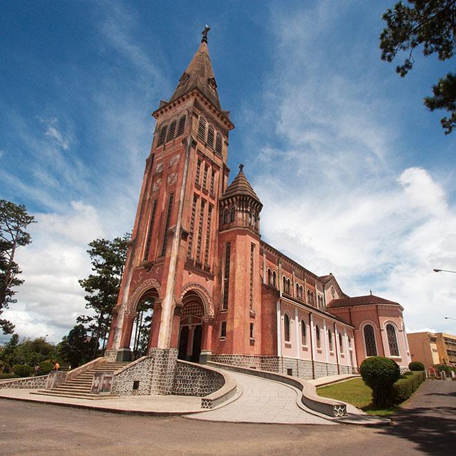 Cathedral_of_Da_Lat