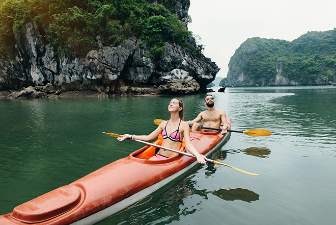 Kayak in Halong vietnam 14 days UNESCO site