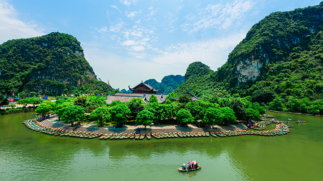 ninh binh trang an vietnam 14 days UNESCO site