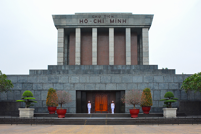 Hanoi city itinerary to discover most highlights Ho Chi Minh Mausoleum