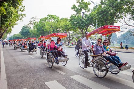 Hanoi city itinerary to discover most highlights Hoan Kiem Lake